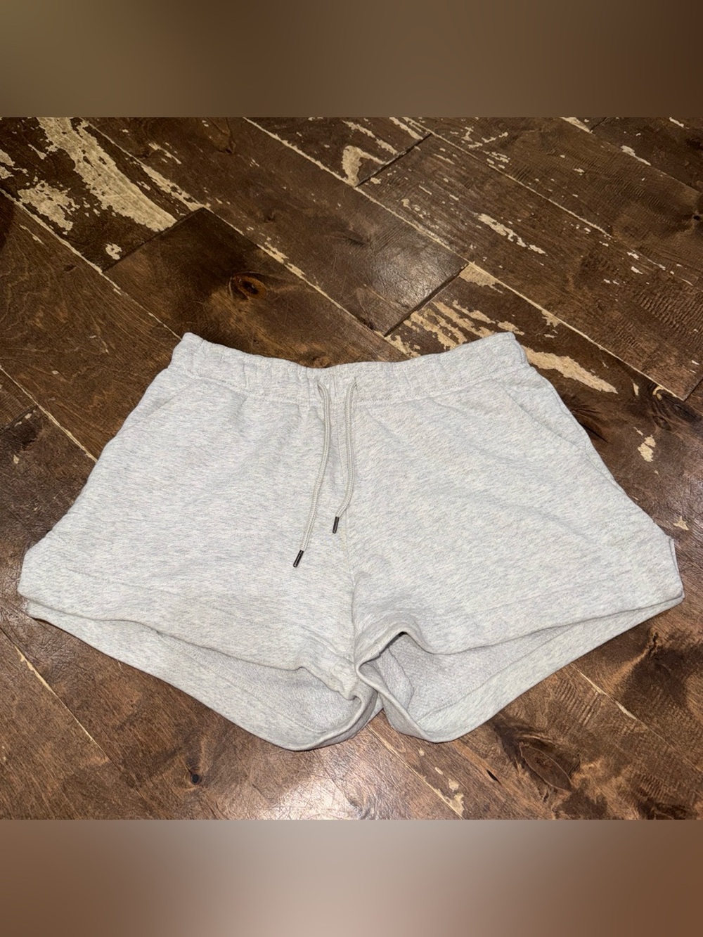 Women’s Universal Thread Heather Light Gray Athletic Lounge Shorts